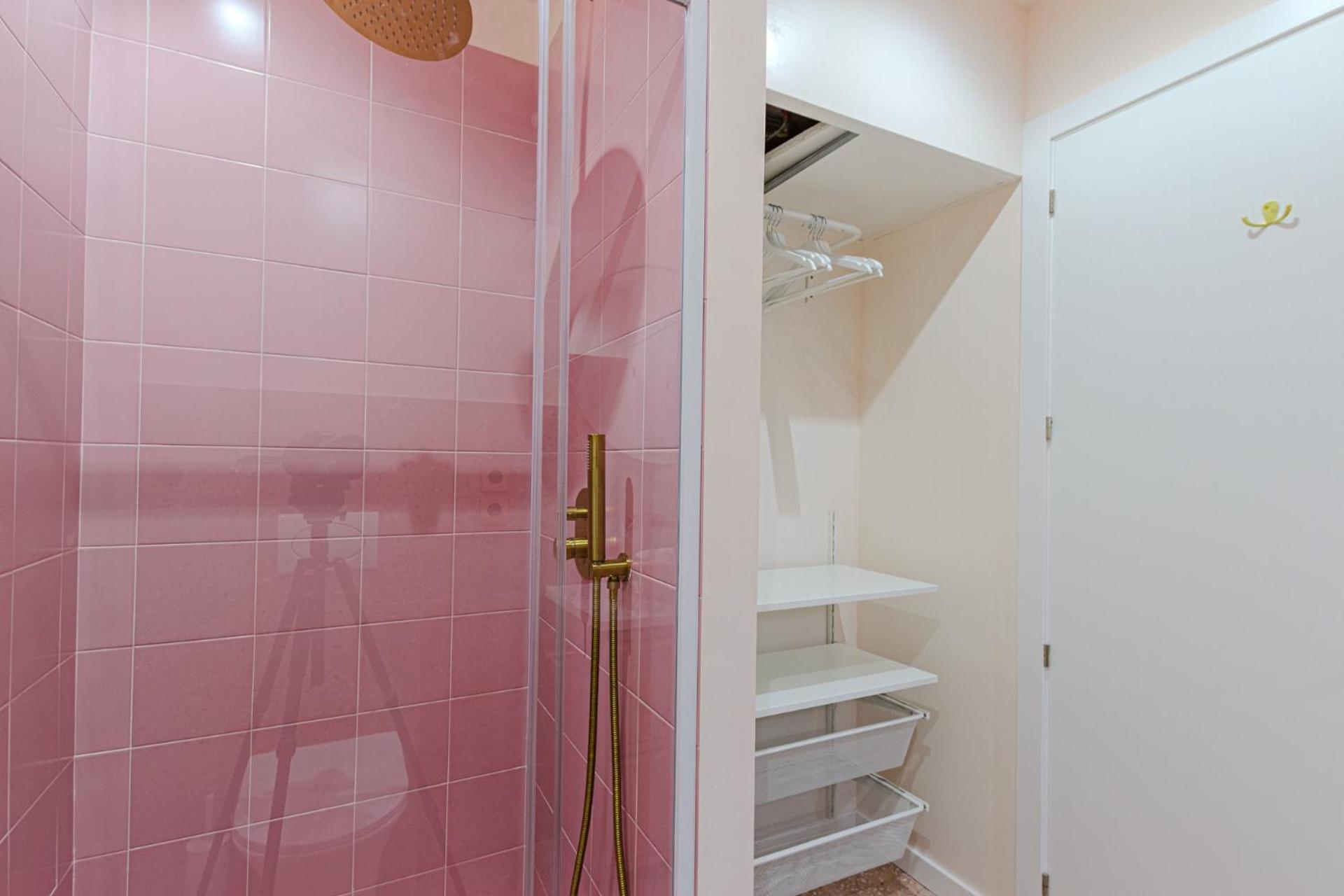 Glamorous Pink Studio In City Center Alicante Exterior photo