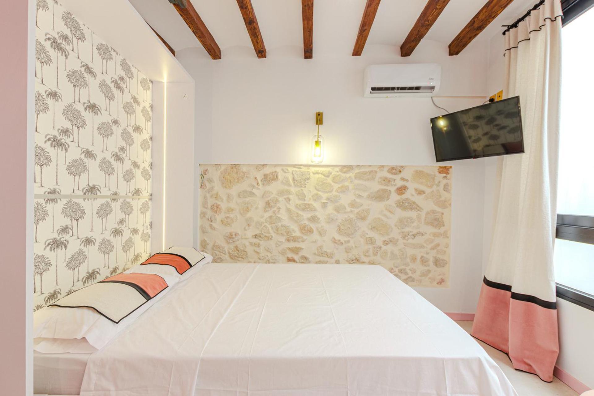Glamorous Pink Studio In City Center Alicante Exterior photo